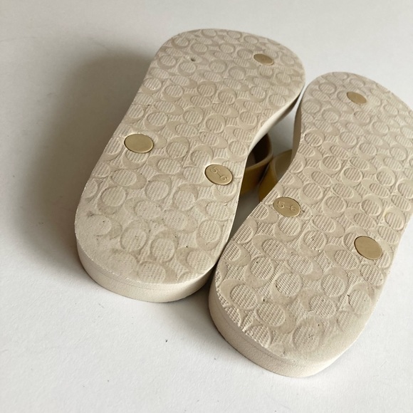 Coach Beige Black Signature Logo Rubber Flip Flops size 6 - Picture 12 of 12